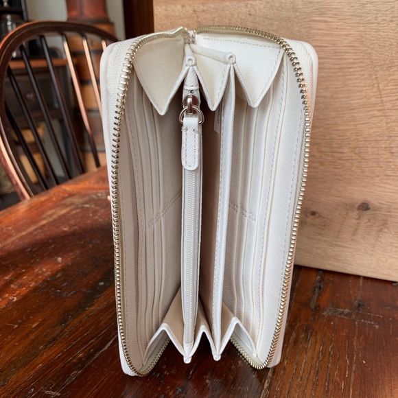 Coach Taylor Eyelet Accordion Zip Wallet—NWOT - Picture 7 of 8